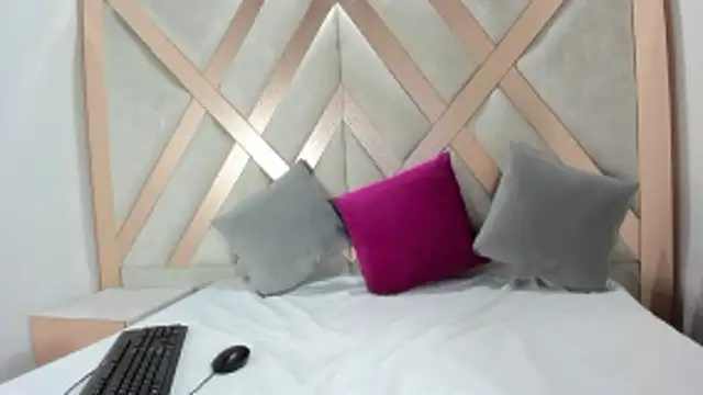 Cassandra Armani online show from 01-15-26, 03:00