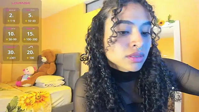 Snapshot of Keniia_rizz chatting on 05-21-26, 07:10 Keniia rizz online show from 05-21-26, 07:10