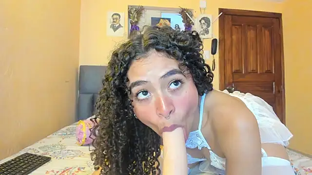 Snapshot of Keniia_rizz chatting on 07-28-26, 06:20 Keniia rizz online show from 07-28-26, 06:20