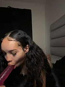 nikkiloveee online show from 01-17-26, 12:37