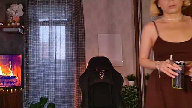 Snapshot of BallerinaCappuchino chatting on 11-05-25, 03:39 BallerinaCappuchino online show from 11-05-25, 03:39