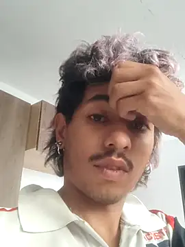 SkinniYamo online show from 10-26-25, 01:39