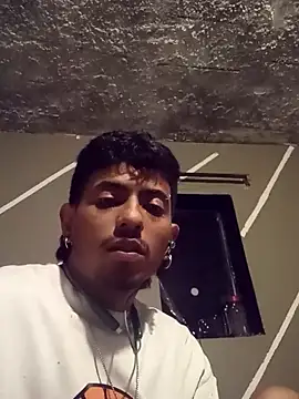 SkinniYamo online show from 03-12-26, 06:52