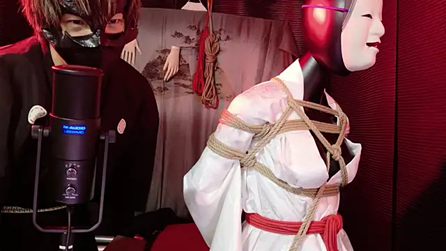 Snapshot of Onitaro_jp chatting on 11-11-25, 12:38 Onitaro jp online show from 11-11-25, 12:38