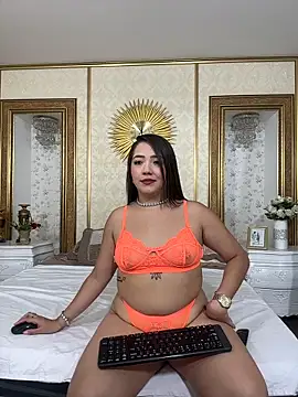 Hannahpradaa  online show from 11-04-25, 12:04