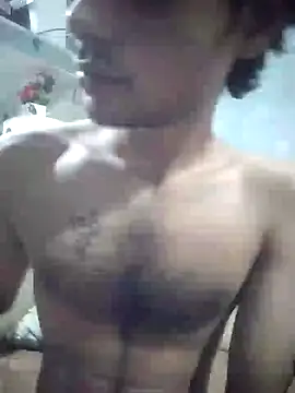 Snapshot of Luckysucks chatting on 11-04-25, 02:32 Luckysucks online show from 11-04-25, 02:32