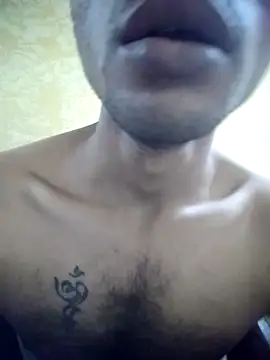 Snapshot of Luckysucks chatting on 11-21-25, 07:07 Luckysucks online show from 11-21-25, 07:07