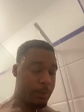 Snapshot of negrinho5 chatting on 02-18-26, 01:45 negrinho5 online show from 02-18-26, 01:45