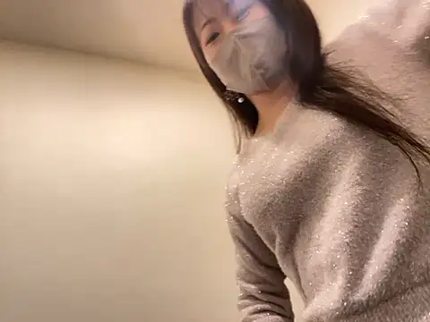 Snapshot of hitomi_desu chatting on 11-24-25, 02:17 hitomi desu online show from 11-24-25, 02:17