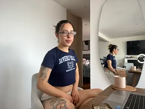 Oceane16  online show from 11-08-25, 08:07