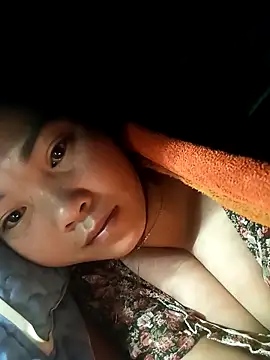 Snapshot of Lovebaby-love chatting on 12-13-25, 10:59 Lovebaby-love online show from 12-13-25, 10:59