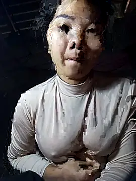 Snapshot of Lovebaby-love chatting on 12-18-25, 01:33 Lovebaby-love online show from 12-18-25, 01:33