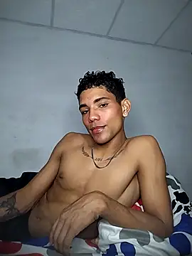 Snapshot of Alex_Sweeting chatting on 11-16-25, 05:02 Alex Sweeting online show from 11-16-25, 05:02