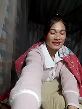 Snapshot of doggy-00 chatting on 12-14-25, 09:41 doggy-00 online show from 12-14-25, 09:41