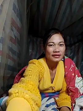 Snapshot of doggy-00 chatting on 12-15-25, 09:52 doggy-00 online show from 12-15-25, 09:52