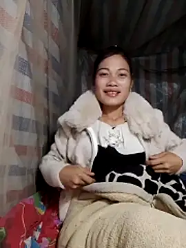 Snapshot of doggy-00 chatting on 12-16-25, 01:05 doggy-00 online show from 12-16-25, 01:05