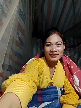 Snapshot of doggy-00 chatting on 12-18-25, 09:43 doggy-00 online show from 12-18-25, 09:43