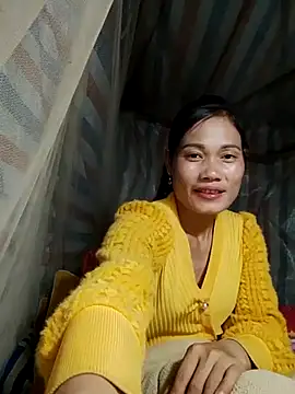 Snapshot of doggy-00 chatting on 12-21-25, 12:23 doggy-00 online show from 12-21-25, 12:23