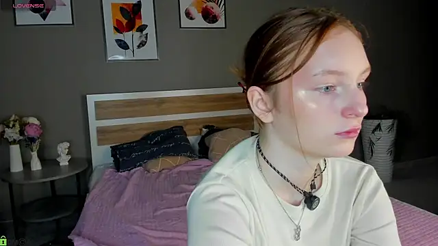 Snapshot of AngelWisee chatting on 06-03-26, 03:09 AngelWisee online show from 06-03-26, 03:09