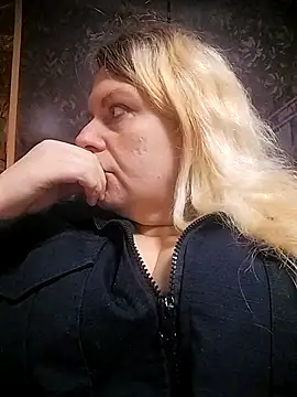 Snapshot of Lana-murr chatting on 10-28-25, 06:39 Lana-murr online show from 10-28-25, 06:39