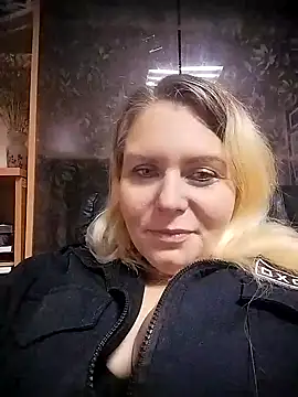 Snapshot of Lana-murr chatting on 10-28-25, 06:43 Lana-murr online show from 10-28-25, 06:43