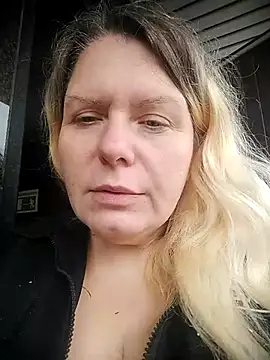 Snapshot of Lana-murr chatting on 11-09-25, 06:44 Lana-murr online show from 11-09-25, 06:44