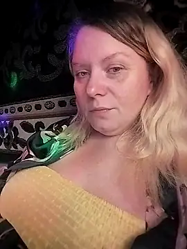 Snapshot of Lana-murr chatting on 11-12-25, 06:03 Lana-murr online show from 11-12-25, 06:03