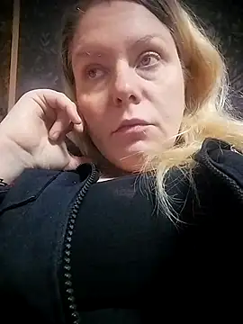 Snapshot of Lana-murr chatting on 11-17-25, 06:41 Lana-murr online show from 11-17-25, 06:41