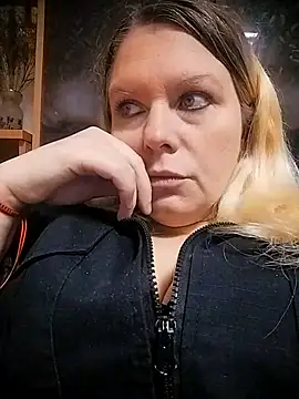 Snapshot of Lana-murr chatting on 12-03-25, 07:27 Lana-murr online show from 12-03-25, 07:27