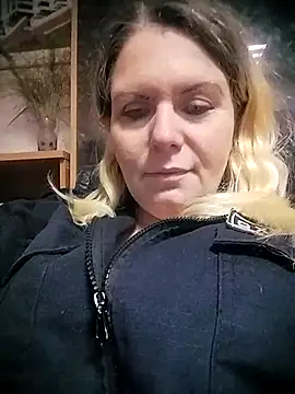 Snapshot of Lana-murr chatting on 12-20-25, 12:07 Lana-murr online show from 12-20-25, 12:07