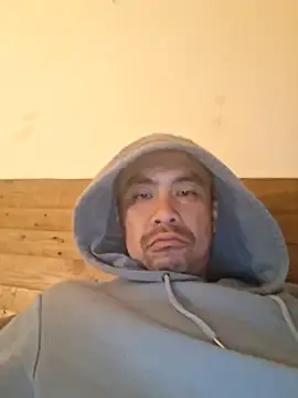 Stronggdragon85 online show from 05-10-26, 01:05
