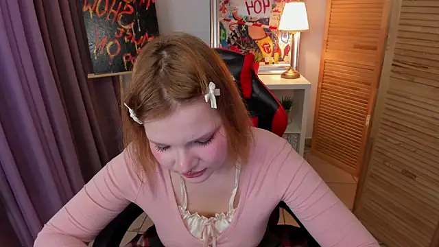 Snapshot of babyyullii chatting on 11-03-25, 08:37 babyyullii online show from 11-03-25, 08:37