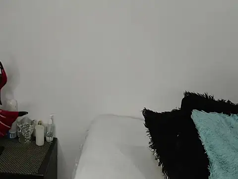 EmmilyConnor online show from 02-10-26, 01:48