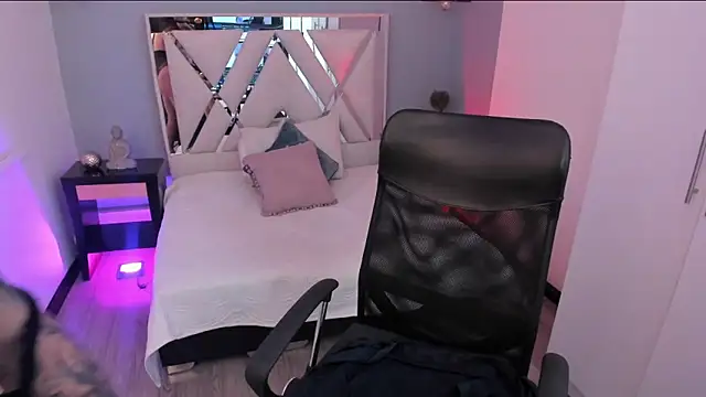 mia jagger online show from 06-20-26, 03:31