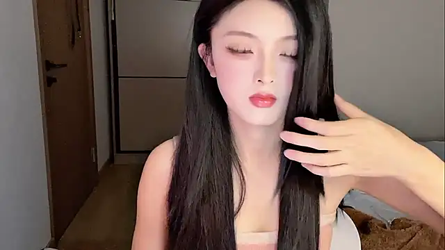 Snapshot of ronronner233 chatting on 11-17-25, 12:22 ronronner233 online show from 11-17-25, 12:22