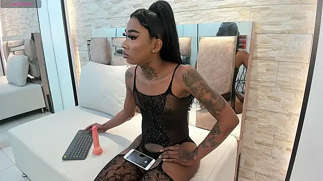 Snapshot of sheinny_brown chatting on 11-19-25, 03:39 sheinny brown online show from 11-19-25, 03:39