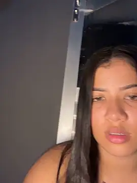 Snapshot of morenahhwy chatting on 11-22-25, 01:48 morenahhwy online show from 11-22-25, 01:48