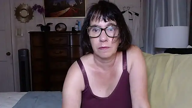 Snapshot of BigbustedBrenda chatting on 11-06-25, 06:20 BigbustedBrenda online show from 11-06-25, 06:20