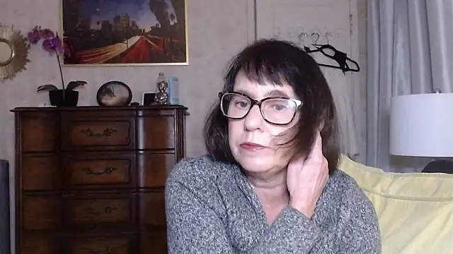 Snapshot of BigbustedBrenda chatting on 11-21-25, 07:01 BigbustedBrenda online show from 11-21-25, 07:01