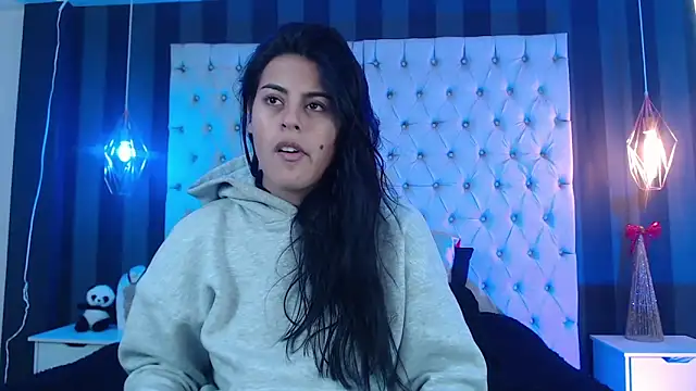 Camile Petite online show from 11-15-25, 08:38