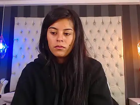 Camile Petite online show from 11-20-25, 07:24