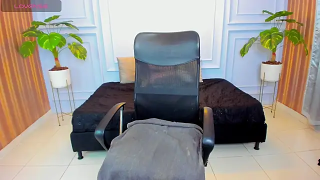 Samantharoseee  online show from 01-13-26, 07:52