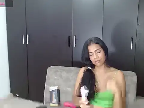 Snapshot of NandyKiss chatting on 11-12-25, 07:13 NandyKiss online show from 11-12-25, 07:13