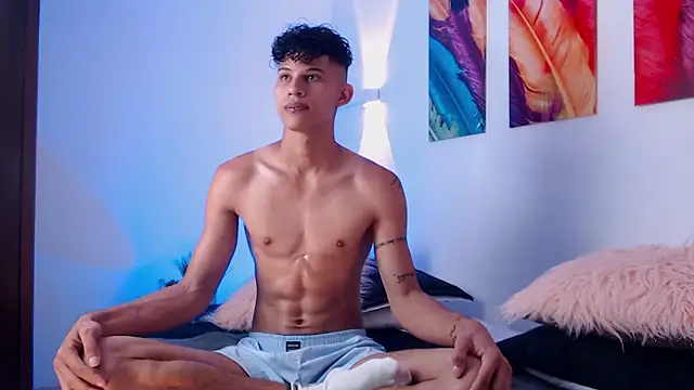 KamiSuarez online show from 03-21-26, 06:33