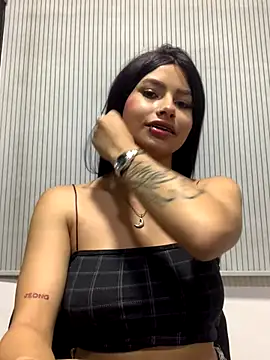 Kim Luna1 online show from 12-14-25, 08:41