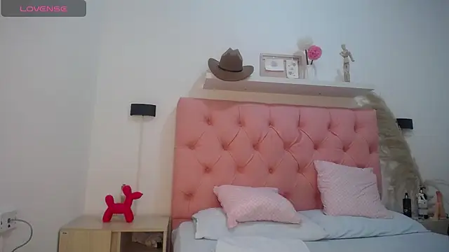 victoria 243 online show from 12-18-25, 05:13