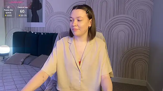 Snapshot of R_I_N_A chatting on 11-28-25, 01:30 R I N A online show from 11-28-25, 01:30