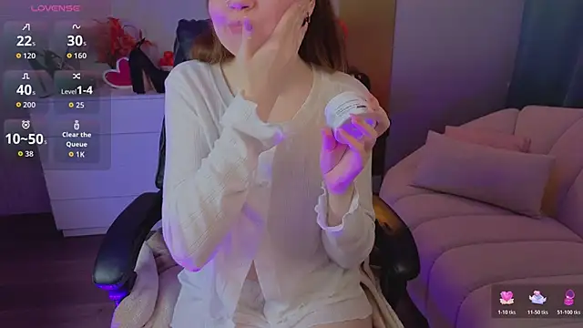 Snapshot of R_I_N_A chatting on 02-17-26, 01:13 R I N A online show from 02-17-26, 01:13