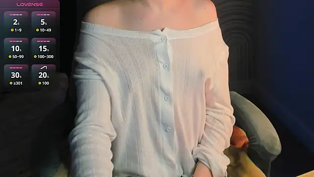 Snapshot of R_I_N_A chatting on 03-10-26, 01:10 R I N A online show from 03-10-26, 01:10