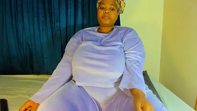 Snapshot of ThickLeeyanaXX chatting on 06-14-26, 03:19 ThickLeeyanaXX online show from 06-14-26, 03:19